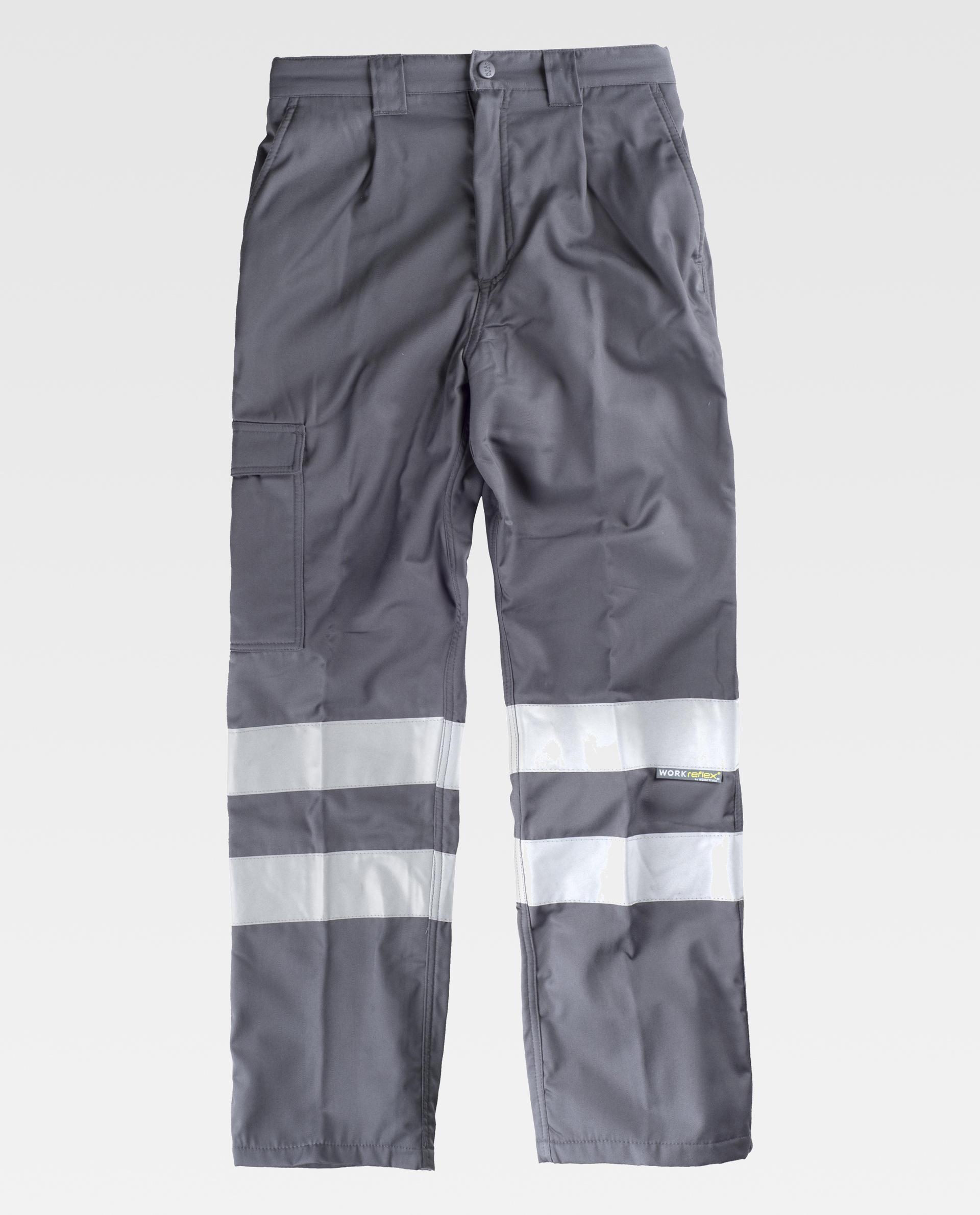 Pantalón de trabajo gris con bandas reflectantes horizontales y bolsillo cargo lateral