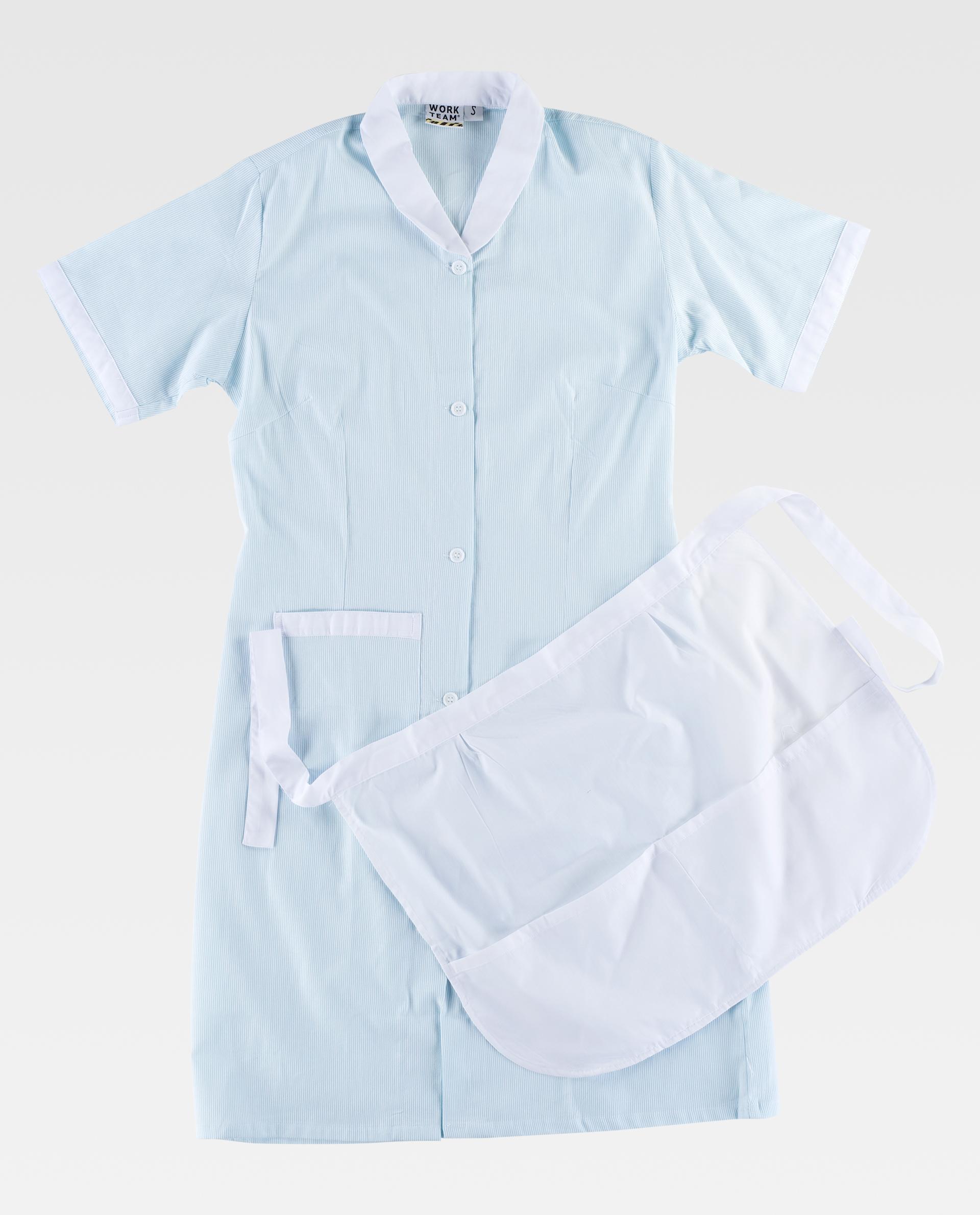 uniforme de camarera de piso azul claro con ribetes blancos y delantal blanco
