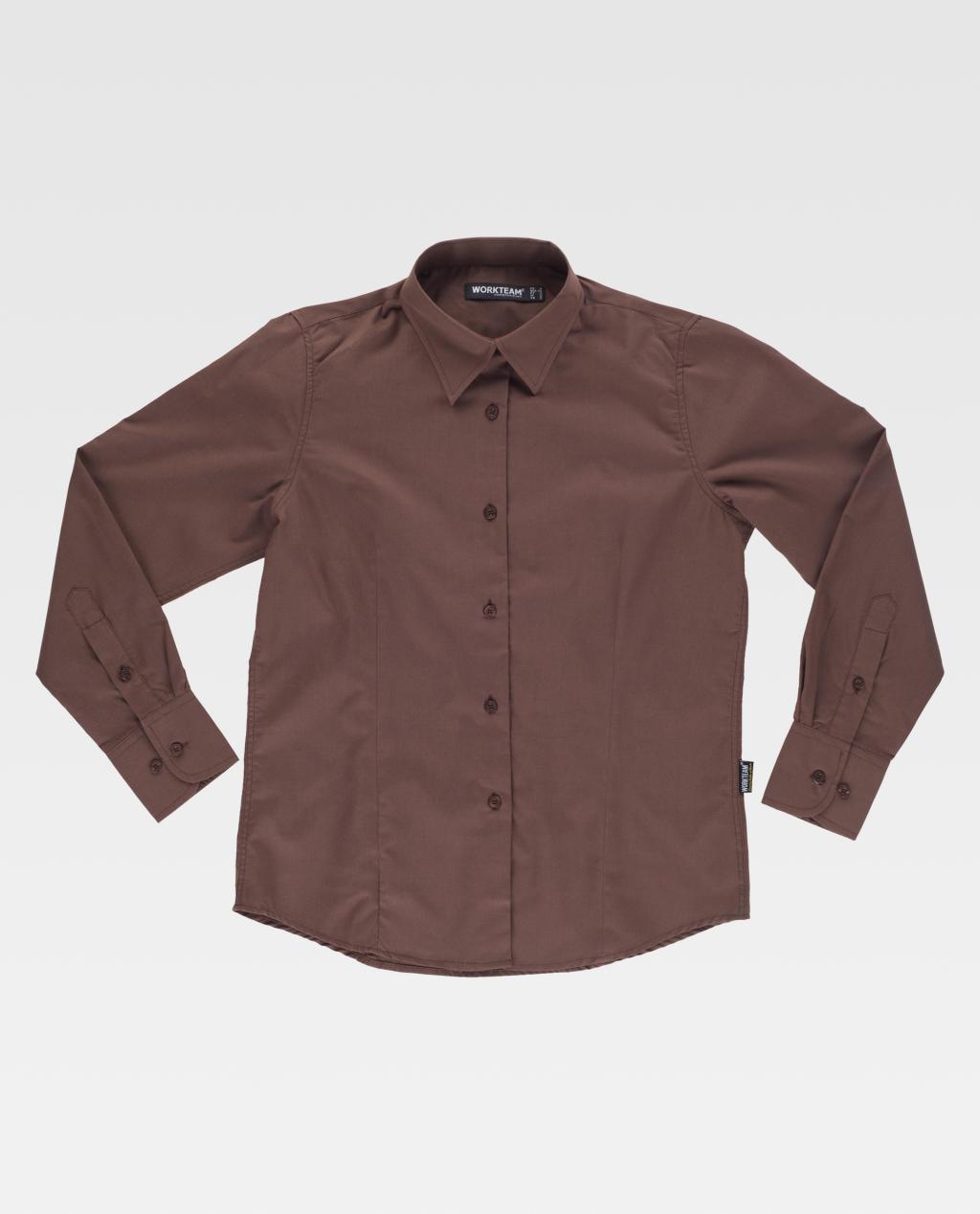 camisa de manga larga marrón de uso laboral sobre fondo blanco