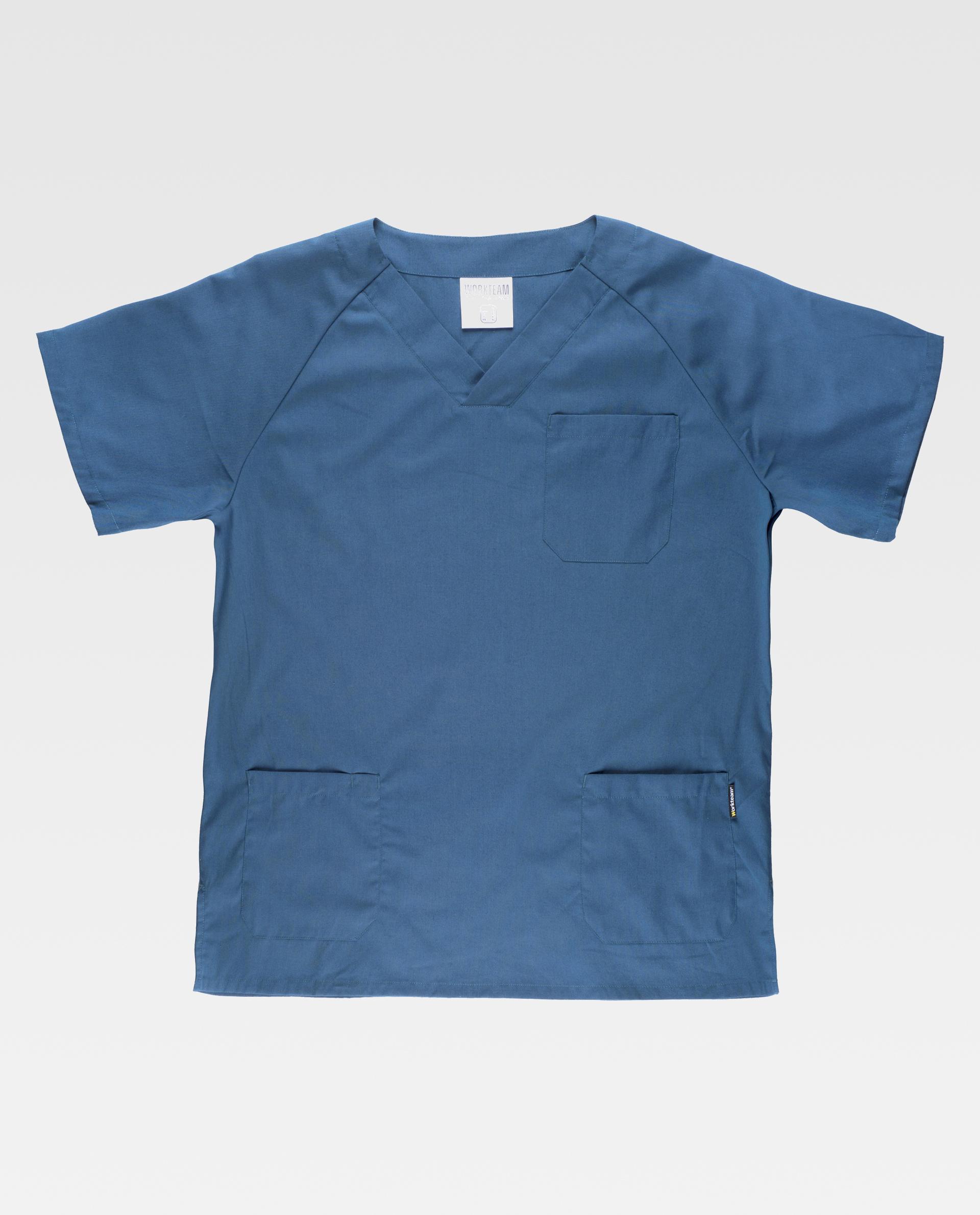 camiseta sanitaria azul de manga corta con cuello en V y tres bolsillos delanteros