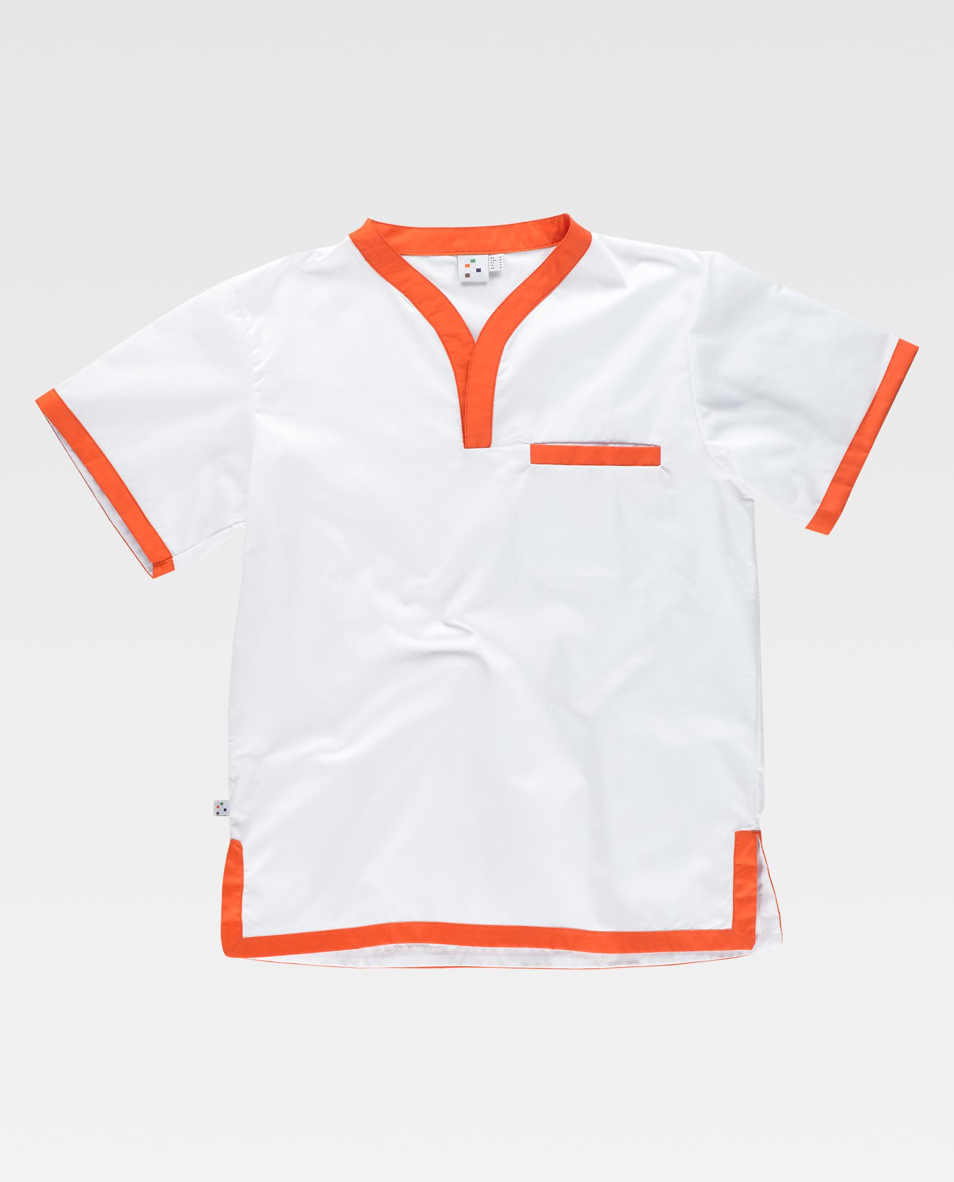 blusa sanitaria blanca con ribete naranja en cuello, bolsillo y mangas