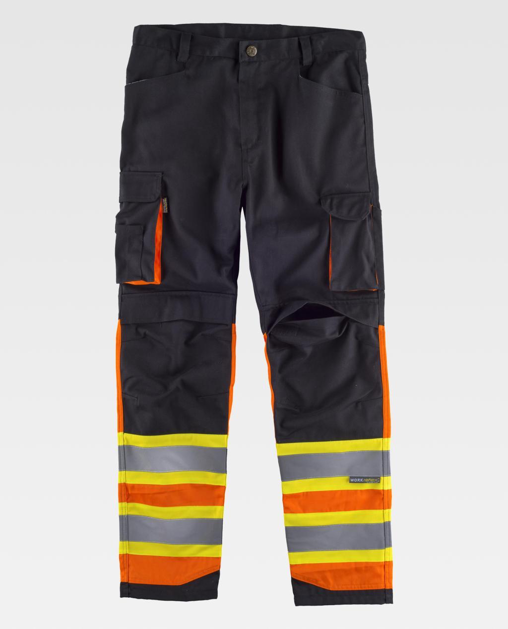 Pantalón de trabajo negro con franjas reflectantes amarillas y naranjas y múltiples bolsillos cargo