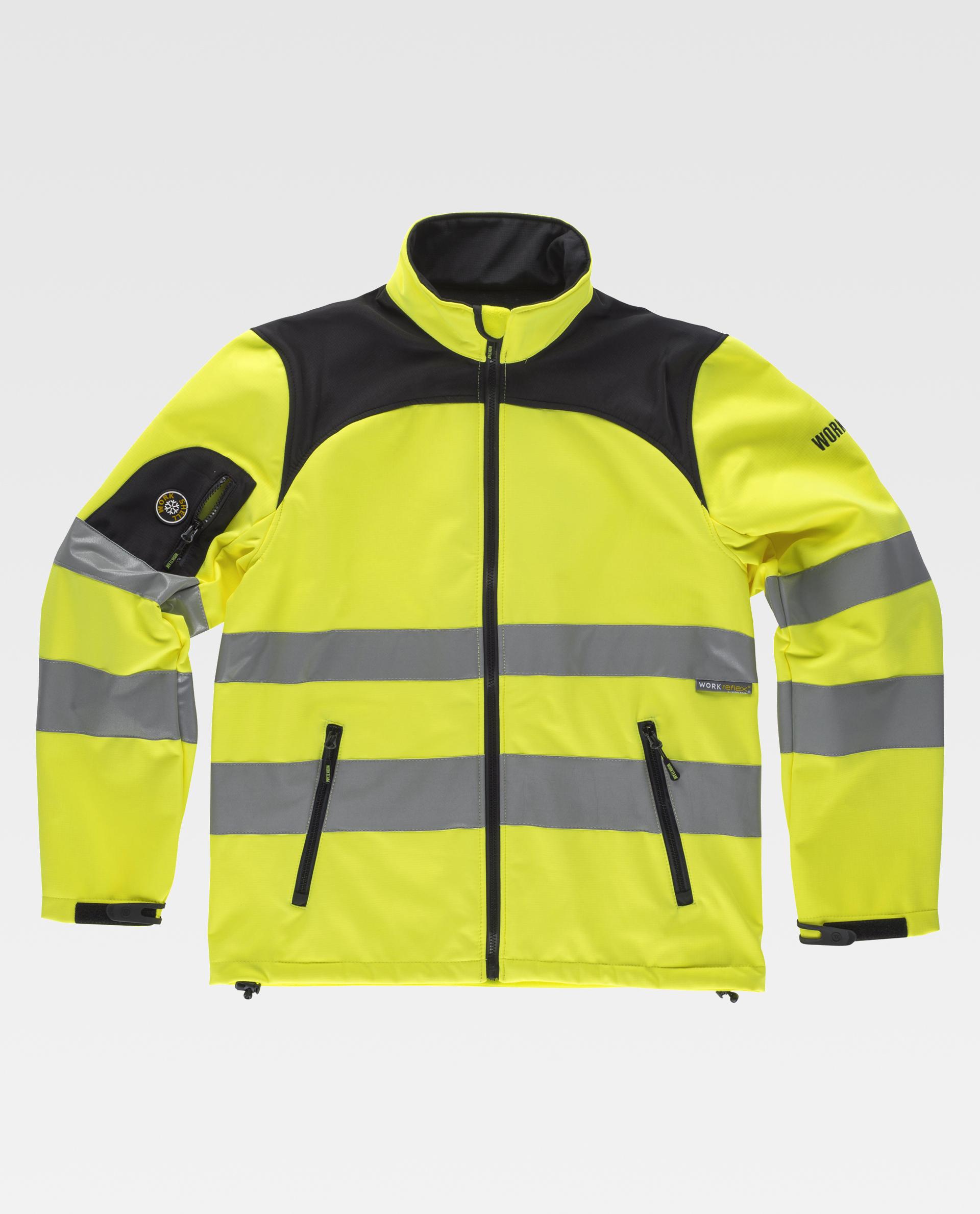 chaqueta softshell de alta visibilidad amarilla con franjas reflectantes grises y cremallera frontal
