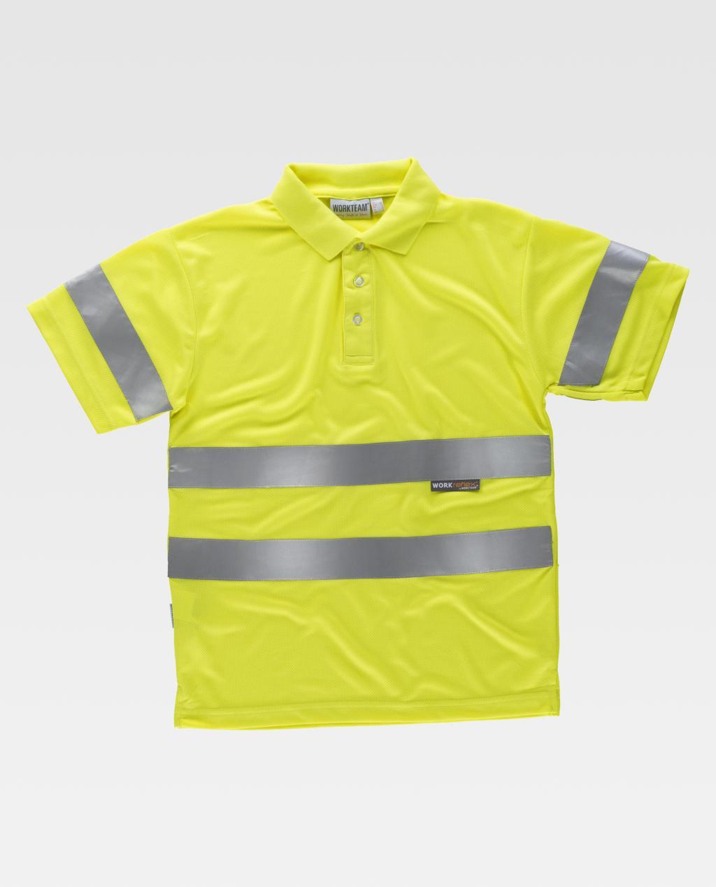 Camiseta polo de alta visibilidad amarillo fluorescente con dos bandas reflectantes grises en el torso y una en cada manga