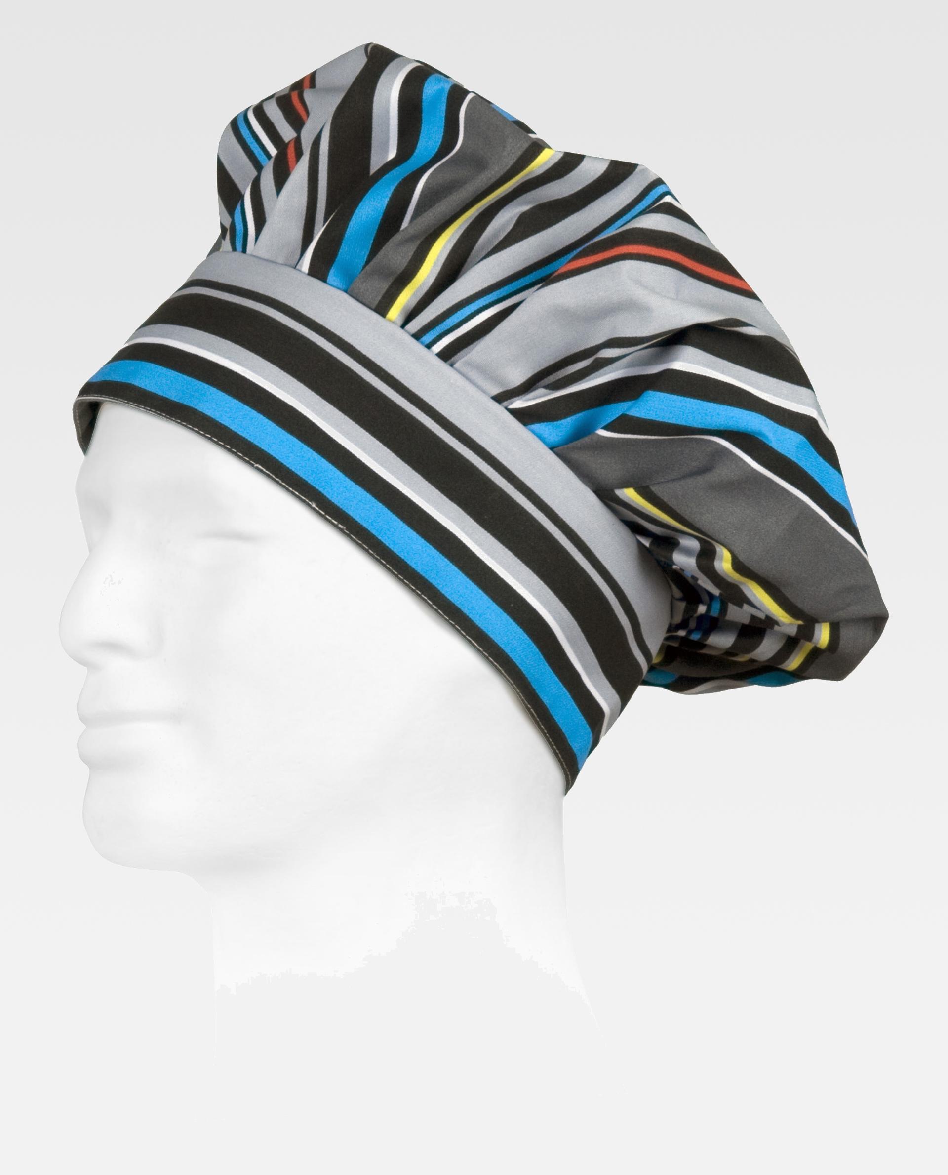 gorro sanitario de tela con estampado de rayas grises, azules y negras sobre busto de maniquí