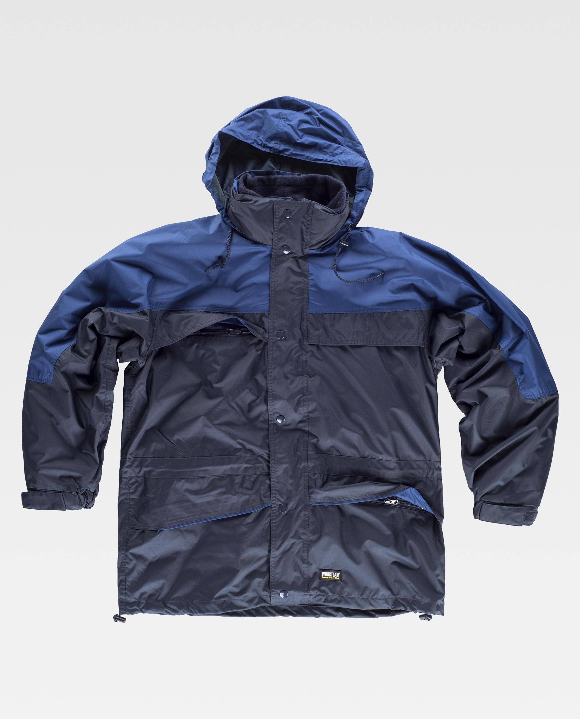 Chaqueta impermeable azul marino con capucha y detalles en azul eléctrico sobre fondo blanco