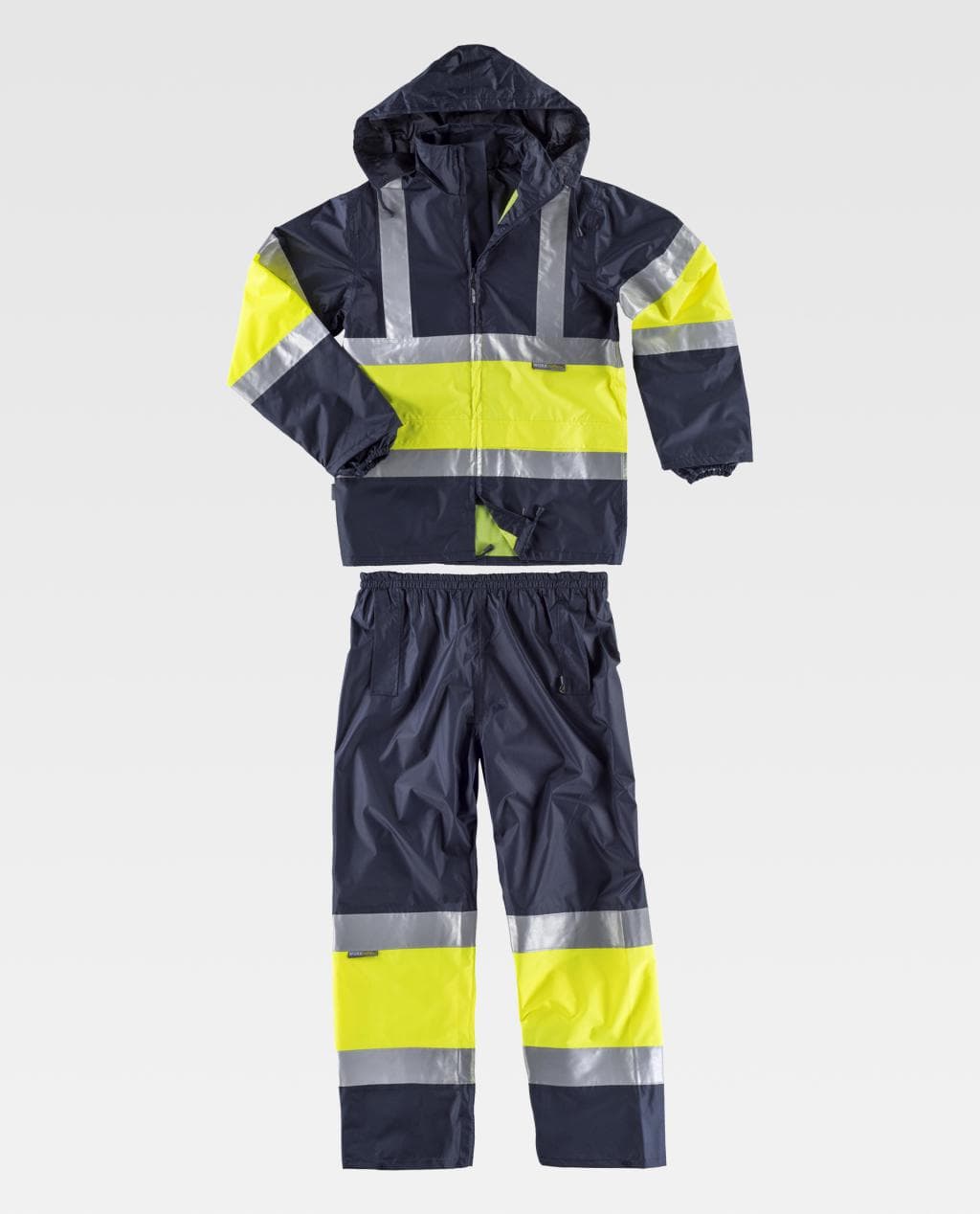 Traje impermeable azul marino con franjas reflectantes y detalles en amarillo fluorescente