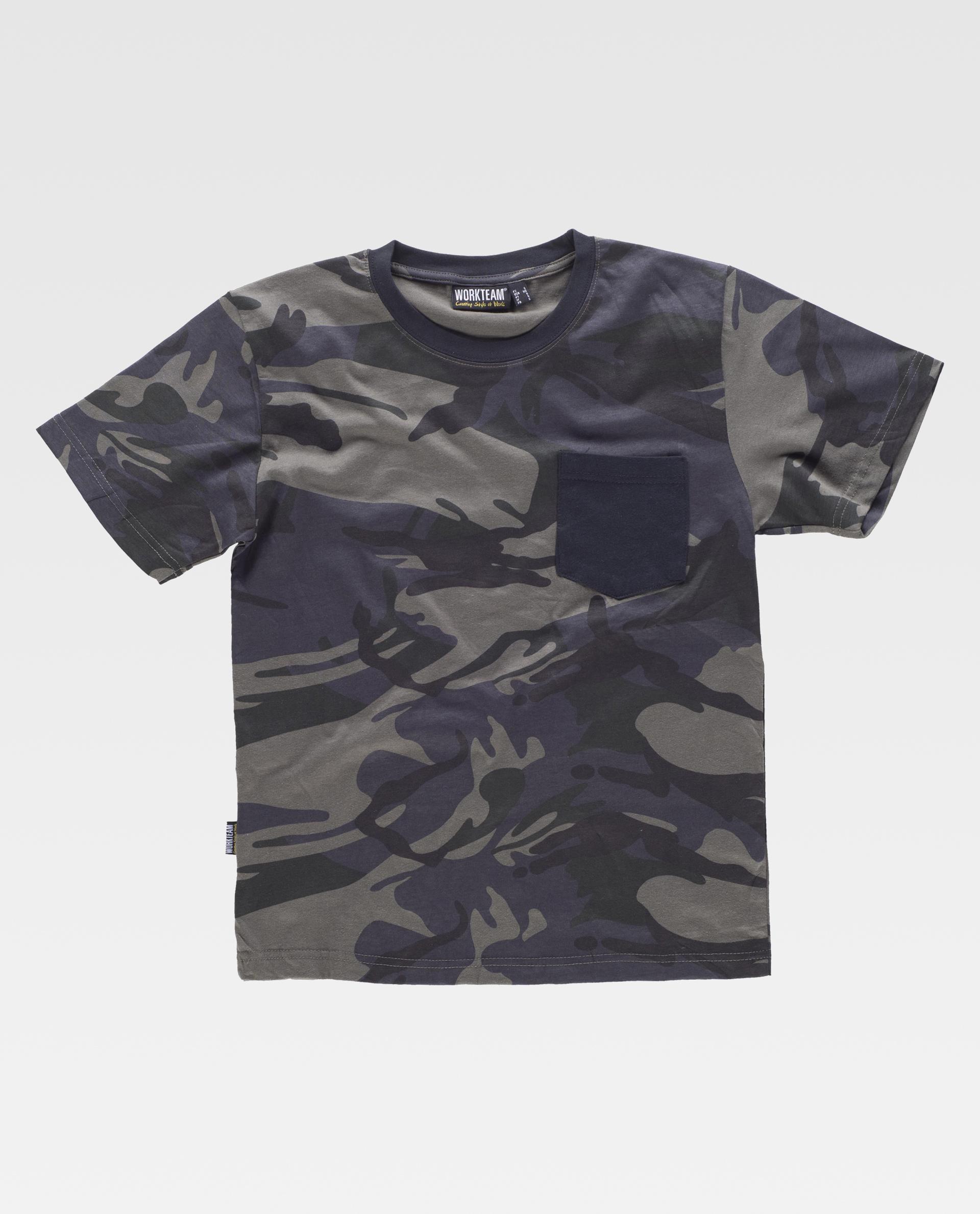 camiseta de camuflaje en tonos grises y negros con bolsillo frontal