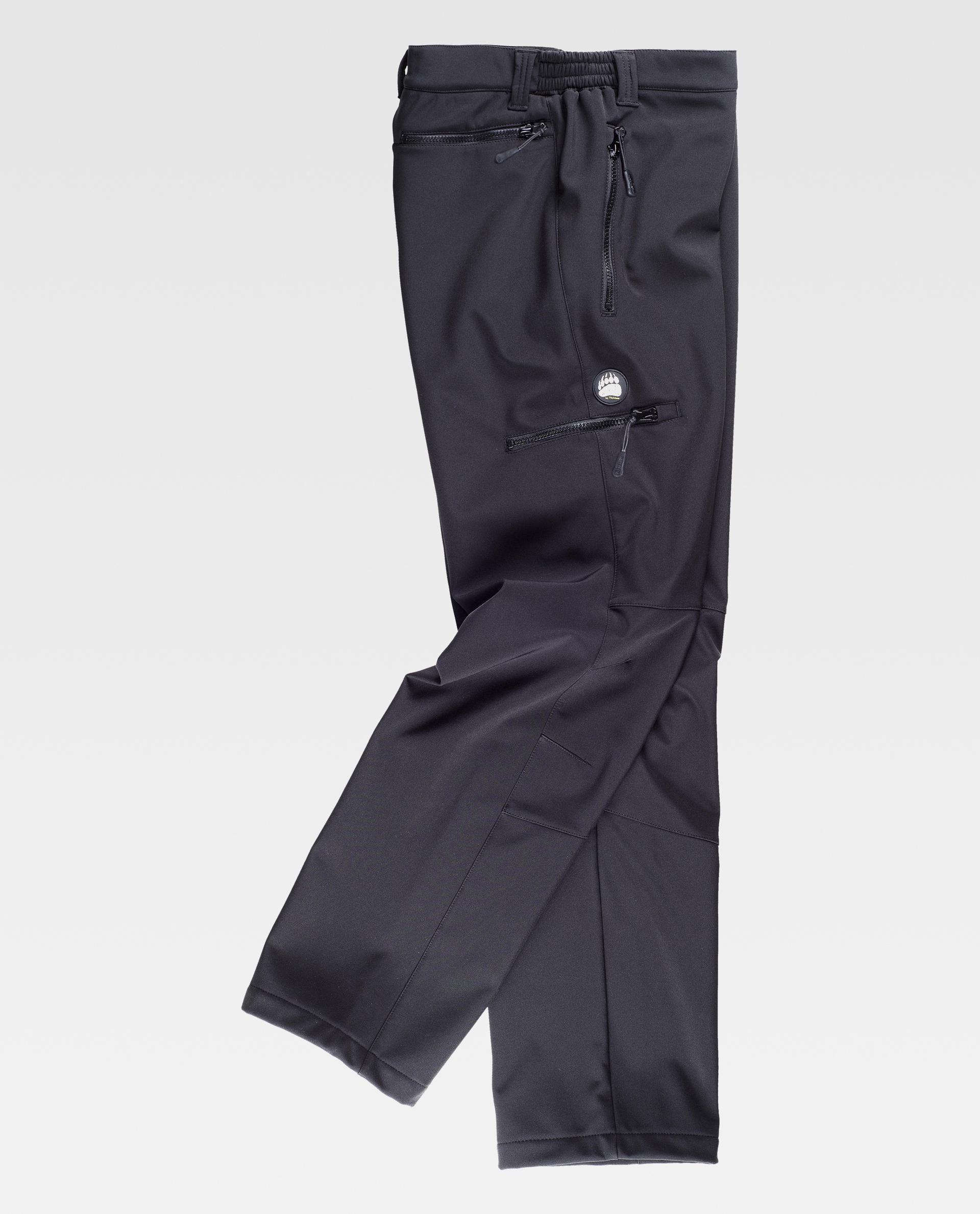 Pantalón técnico negro con cintura elástica y varios bolsillos con cremallera