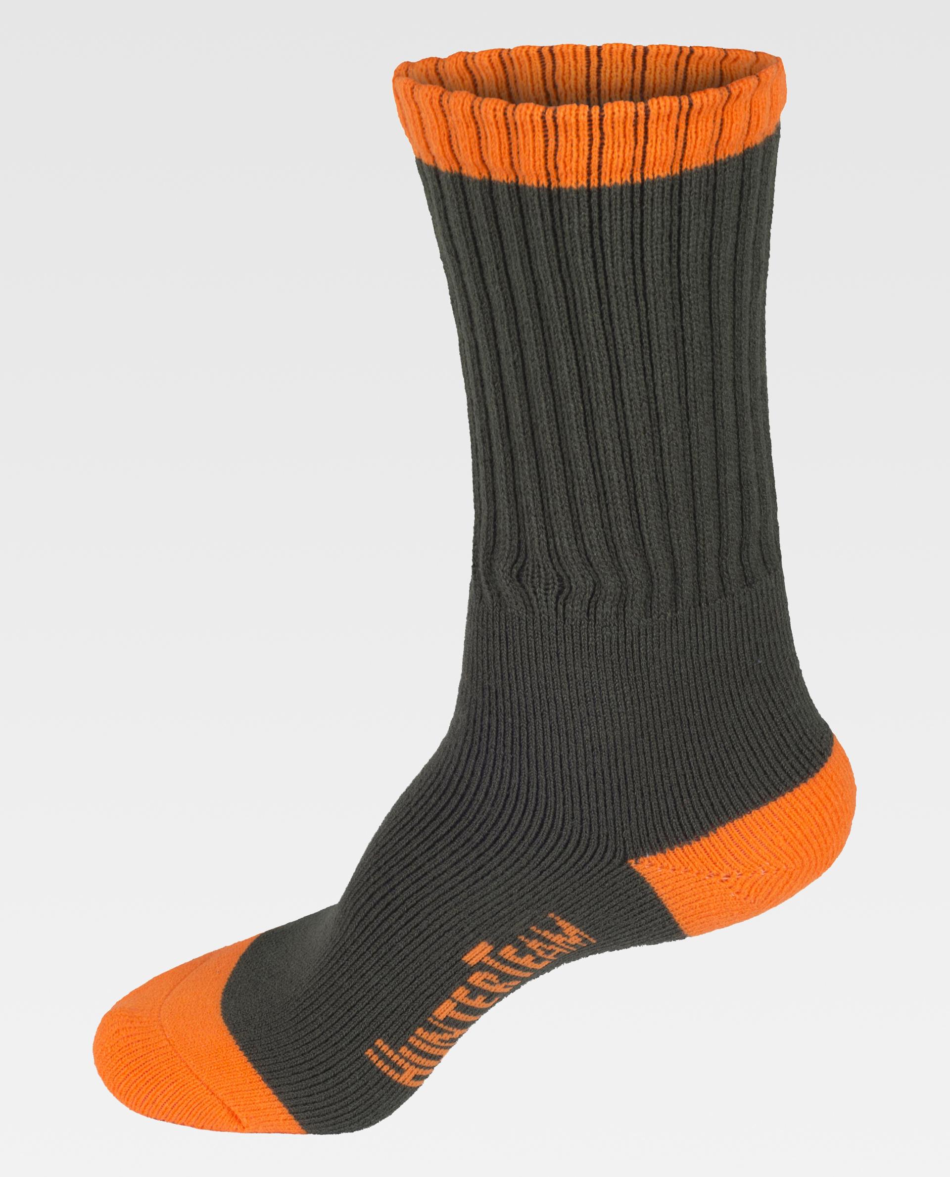 Calcetín técnico alto de senderismo gris oscuro con puntera, talón y puño en naranja brillante