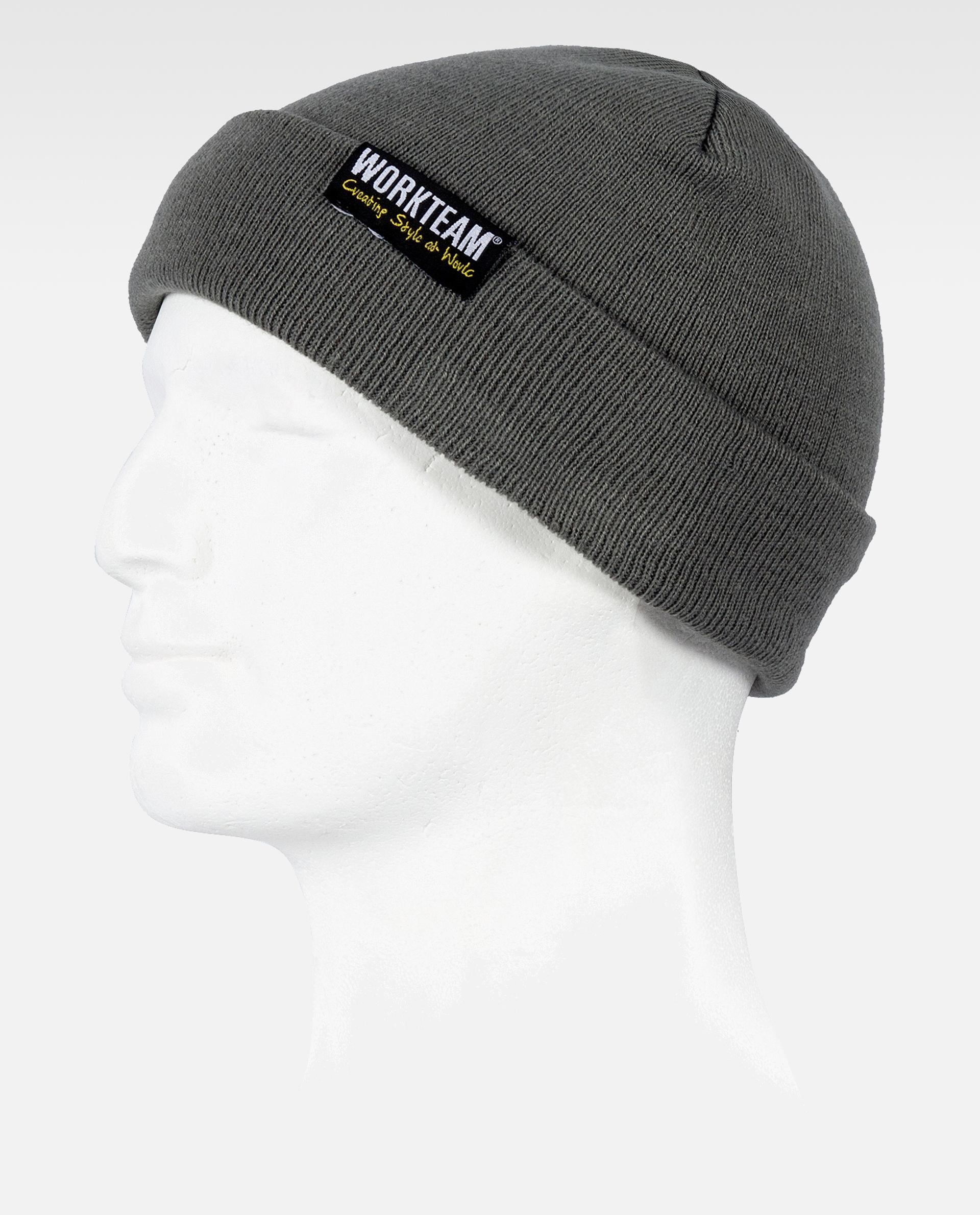 gorro de punto gris con etiqueta Workteam sobre un maniquí de cabeza blanca