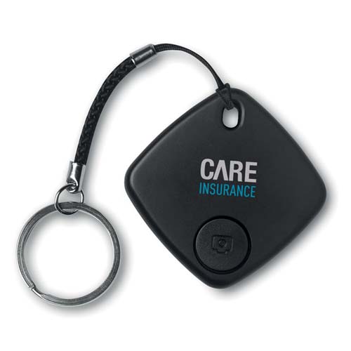 localizador Bluetooth negro con llavero y logo Care Insurance