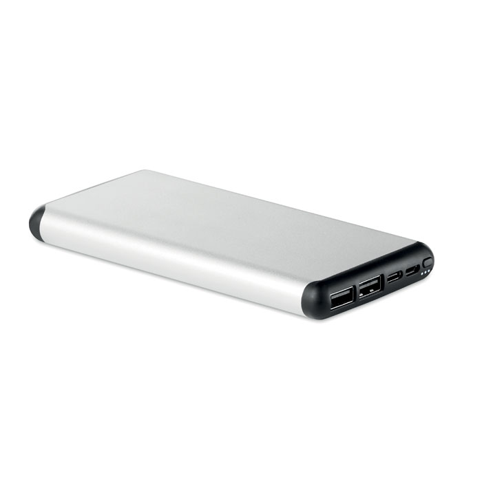 Batería externa delgada de aluminio plateado con dos puertos USB para cargar dispositivos móviles
