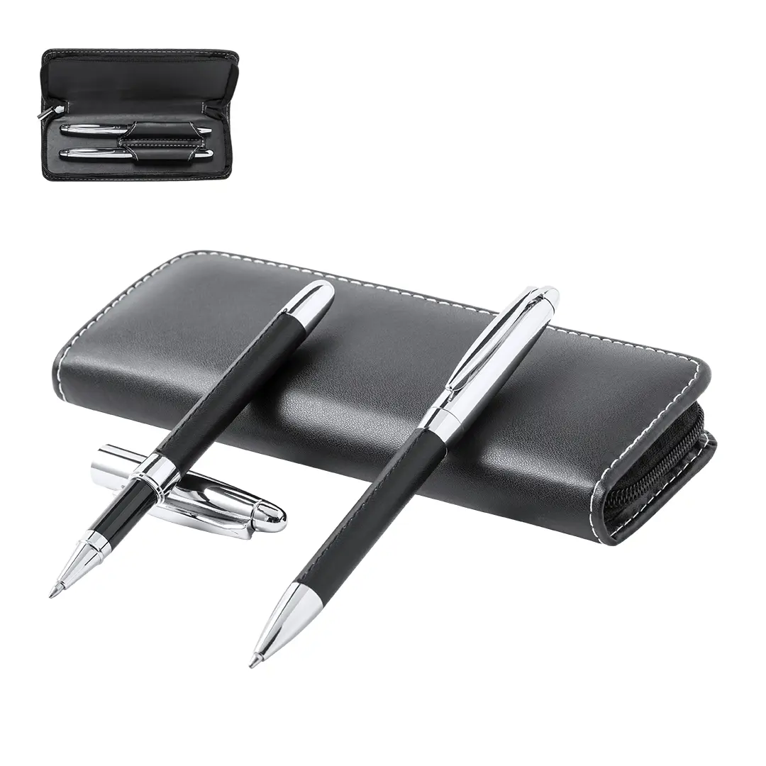 Estuche negro de piel sintética con bolígrafo y rollerball plateados sobre fondo blanco.