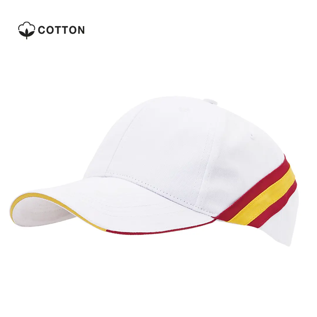 Gorra blanca de algodón con franjas roja y amarilla en el lateral.