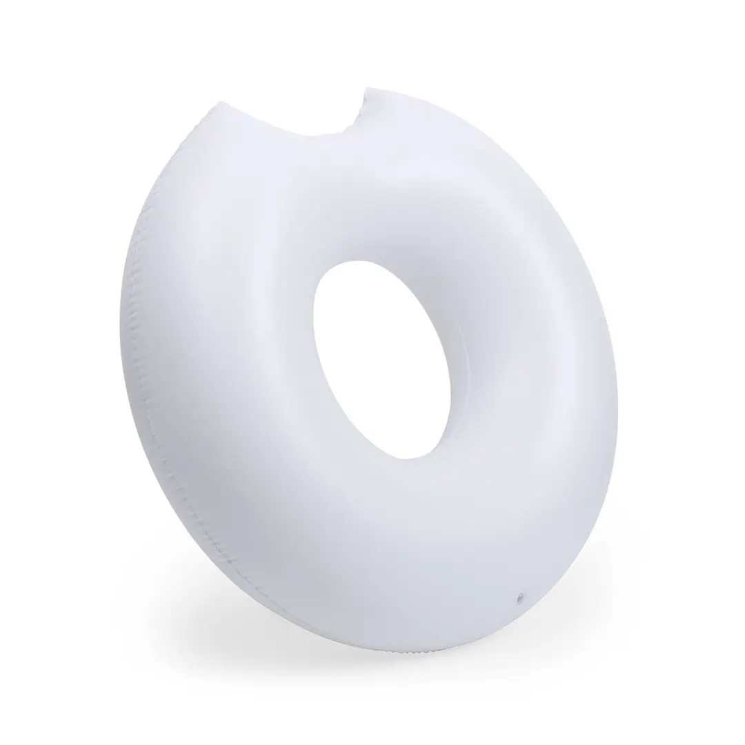 flotador hinchable blanco en forma de aro visto sobre fondo blanco