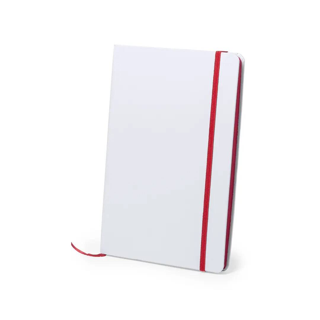 Cuaderno de tapa blanca con goma y cinta marca páginas rojas sobre fondo blanco