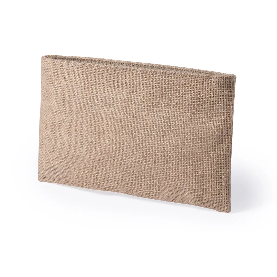 bolsa rectangular de yute natural sobre fondo blanco