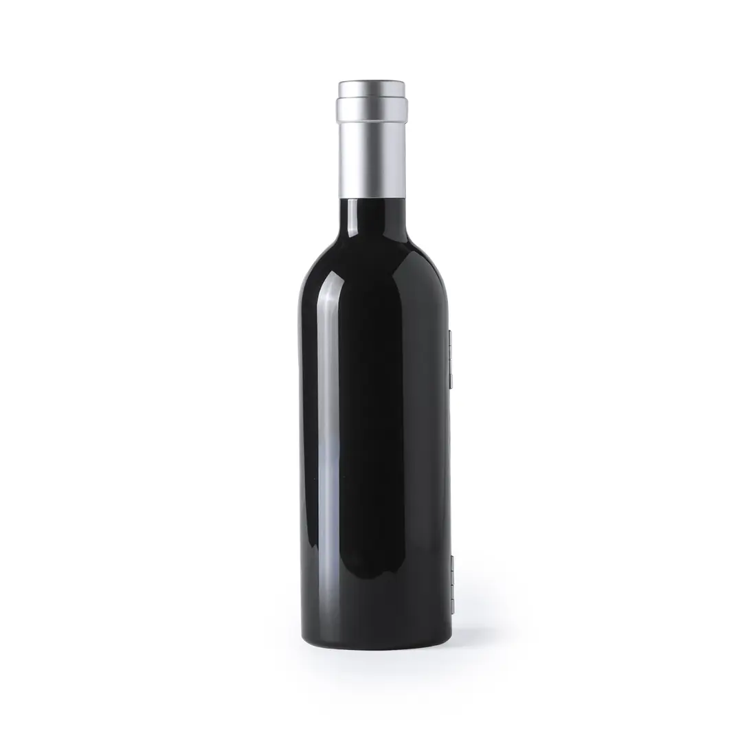 Botella de vino tinto con cápsula plateada sobre fondo blanco