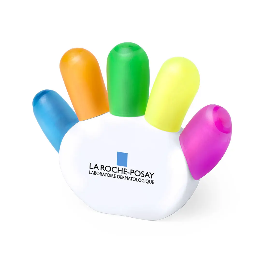 Porta rotuladores en forma de mano con cinco tapas de colores y logotipo de La Roche-Posay sobre fondo blanco.