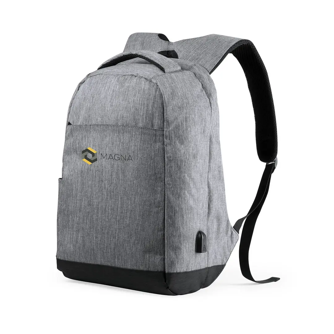 Mochila gris con logotipo Magna y puerto USB integrado