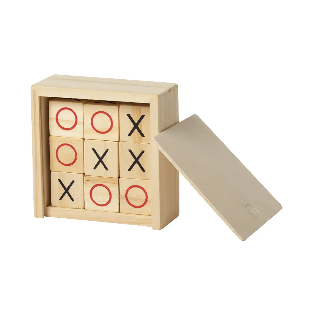 juego de tres en raya con bloques de madera marcados con X y O dentro de una caja con tapa deslizante