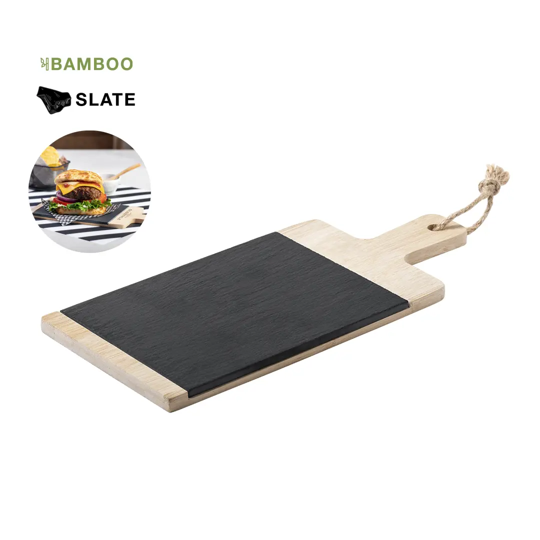Tabla de servir rectangular de bambú con inserto de pizarra y asa con cuerda.