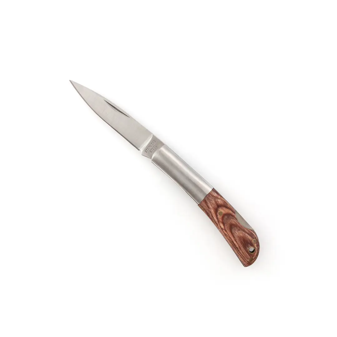 Cuchillo de bolsillo abierto con hoja de acero inoxidable y mango de madera.