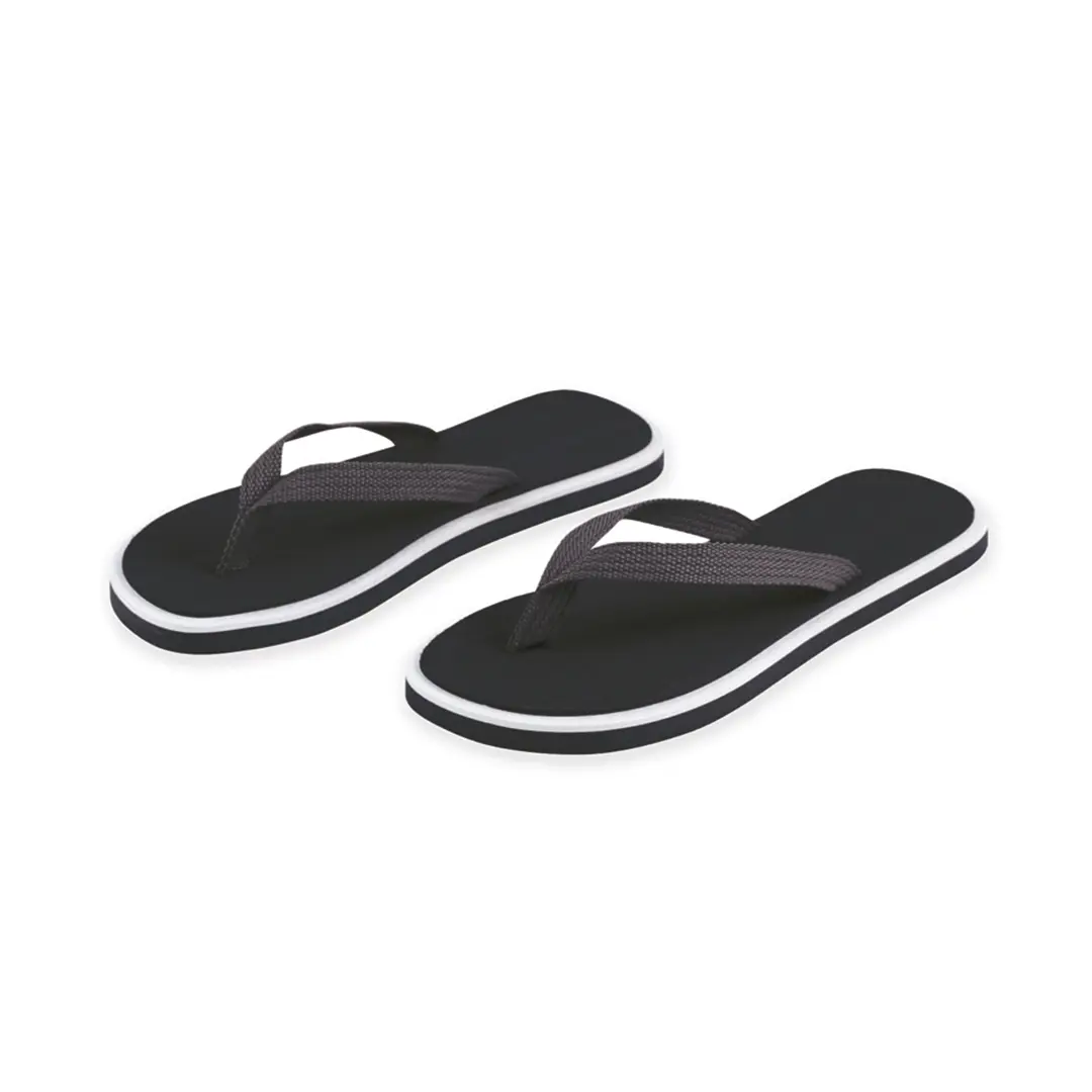 Par de chanclas negras con tiras grises y suela con detalle blanco sobre fondo blanco