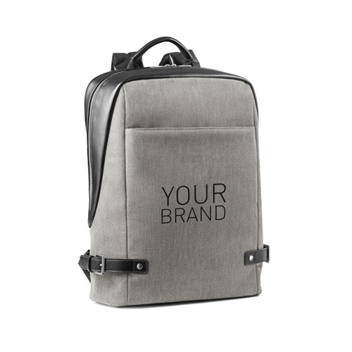 Mochila urbana gris con detalles en cuero negro y espacio para logo frontal personalizado