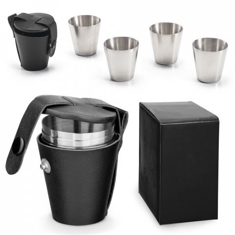 Estuche negro de viaje con cuatro vasos chupito de acero inoxidable.
