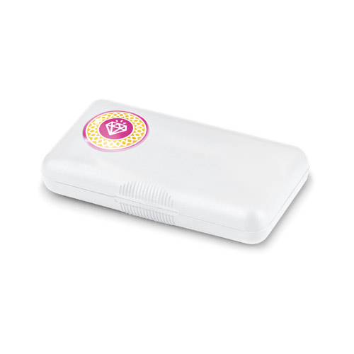 estuche blanco de plástico con cierre de clip y pegatina circular rosa con icono de diamante