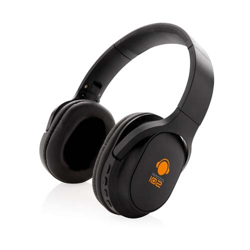 Auriculares inalámbricos de diadema en negro con almohadillas acolchadas y logotipo naranja sobre fondo blanco.