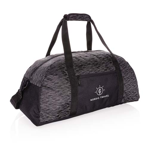 bolsa de viaje tipo duffel negra con logo Nordic Travel y asas acolchadas