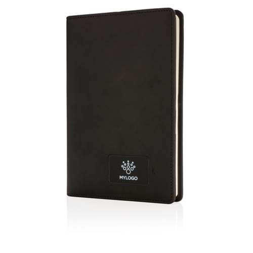 Cuaderno negro de tapa rígida con el logotipo MyLogo en la portada.