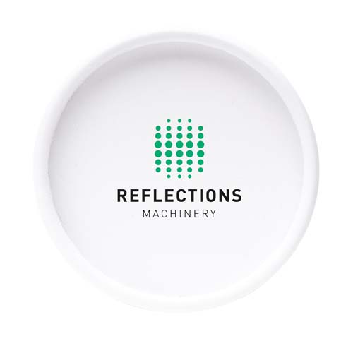 Logotipo de Reflections Machinery con puntos verdes organizados en forma de cuadrado sobre fondo blanco.